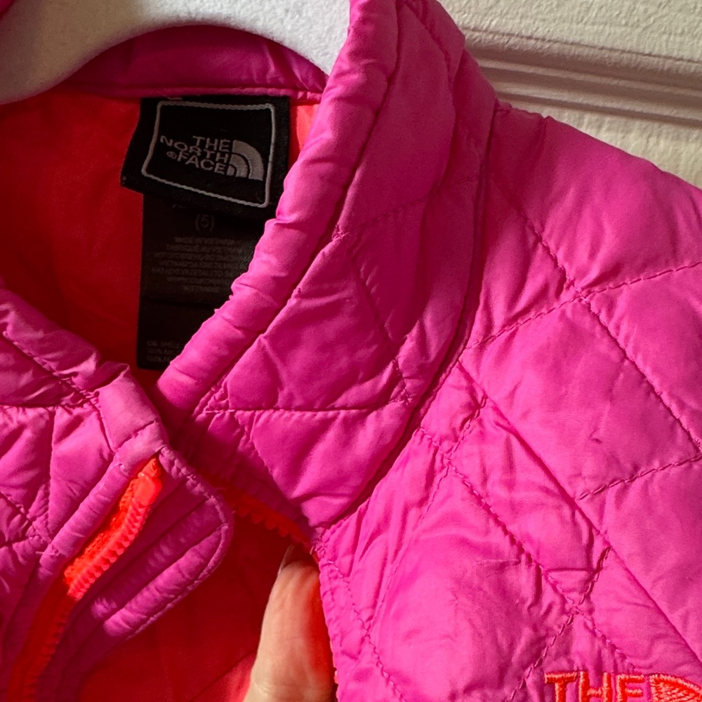 The North Face Kids Pink Quilted Thermoball Puffer XXS (5) - Picture 14 of 14